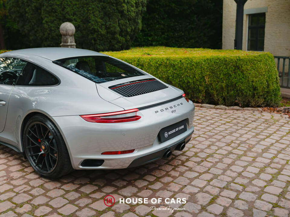 Image 18/48 of Porsche 911 Carrera GTS (2017)