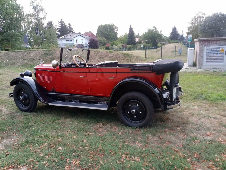 Bild 7/8 von Adler Favorit 8/35 PS (1928)