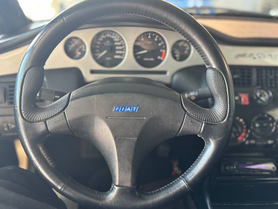 Immagine 11/21 di FIAT Coupé 1.8 16V (1997)