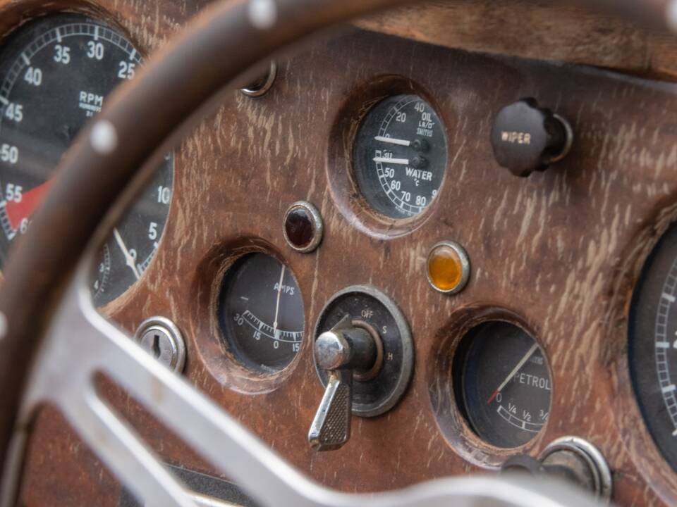 Image 17/46 of Jaguar XK 120 DHC (1954)