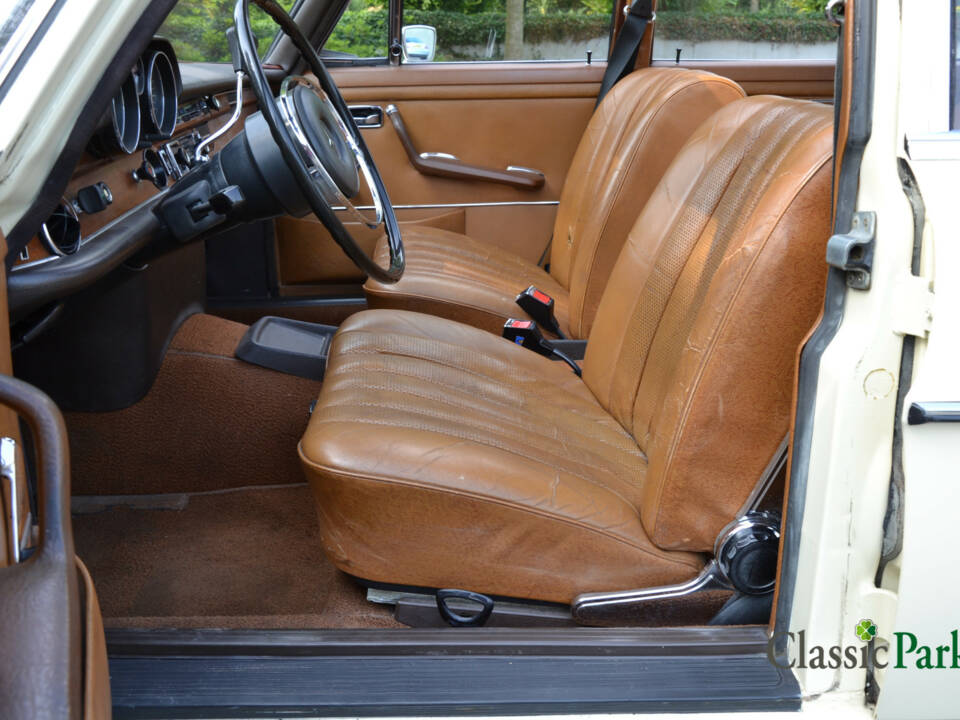 Image 10/49 of Mercedes-Benz 280 SE 3,5 (1972)