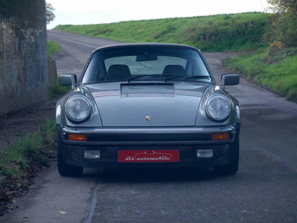 Immagine 17/34 di Porsche 911 Turbo 3.3 (1981)