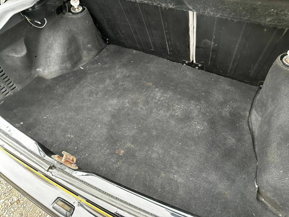 Image 34/38 de Ford Escort turbo RS (1990)