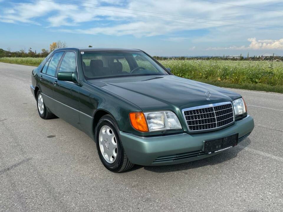Imagen 2/22 de Mercedes-Benz 500 SE (1991)