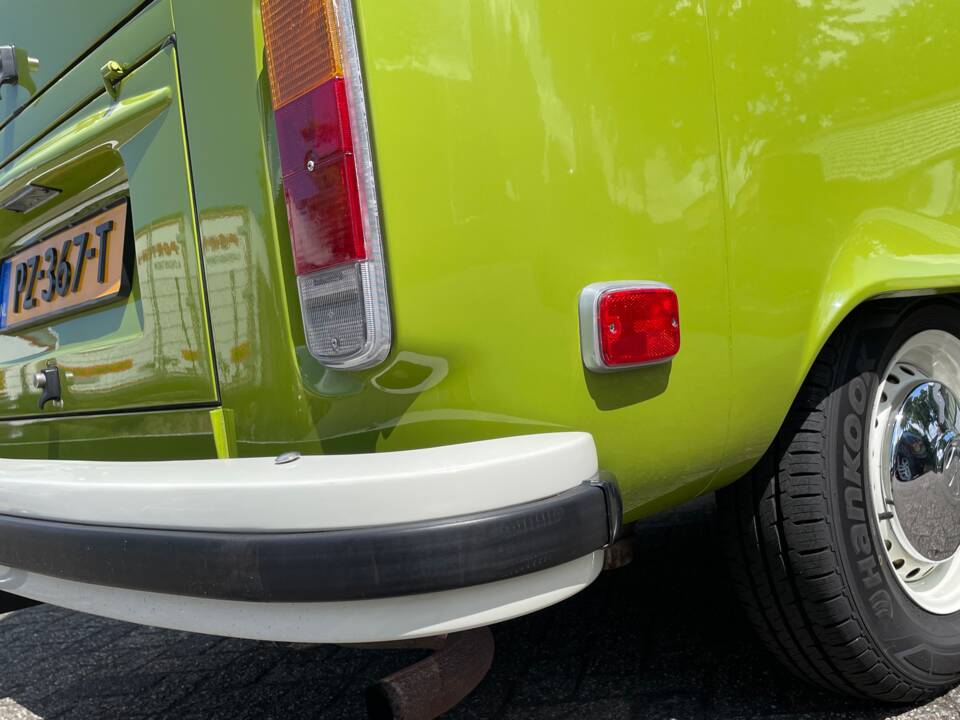 Image 16/73 of Volkswagen T2b Kombi (1978)