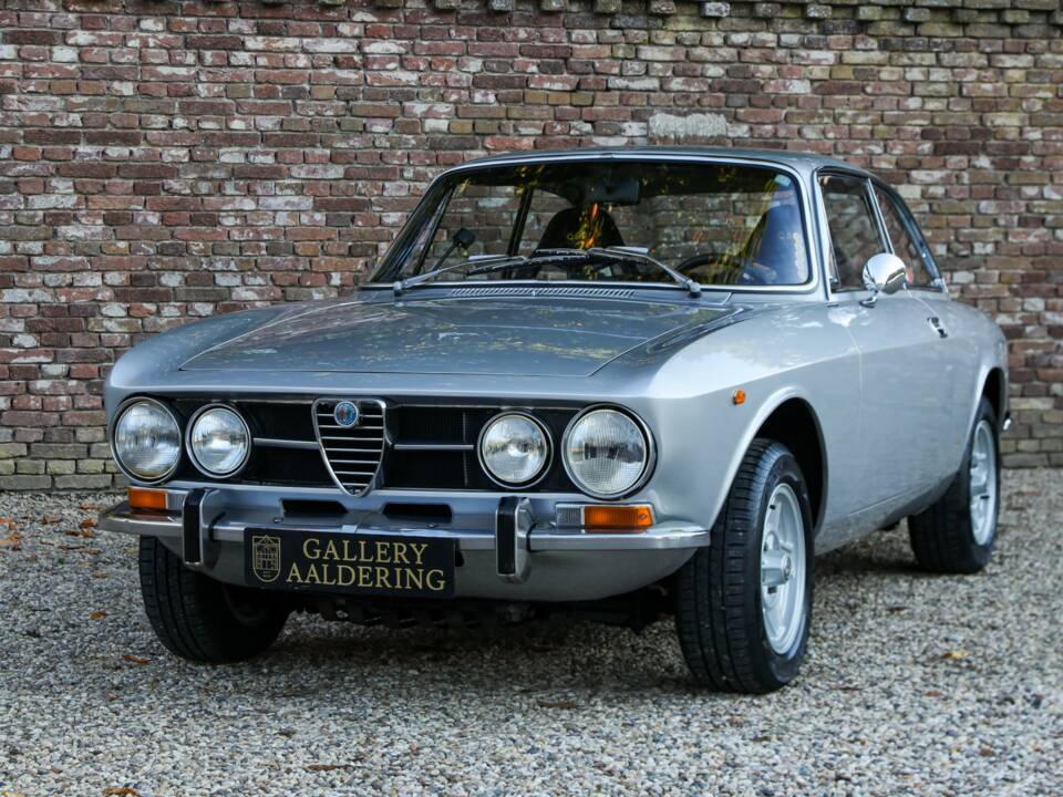 Image 27/50 of Alfa Romeo 1750 GT Veloce (1970)