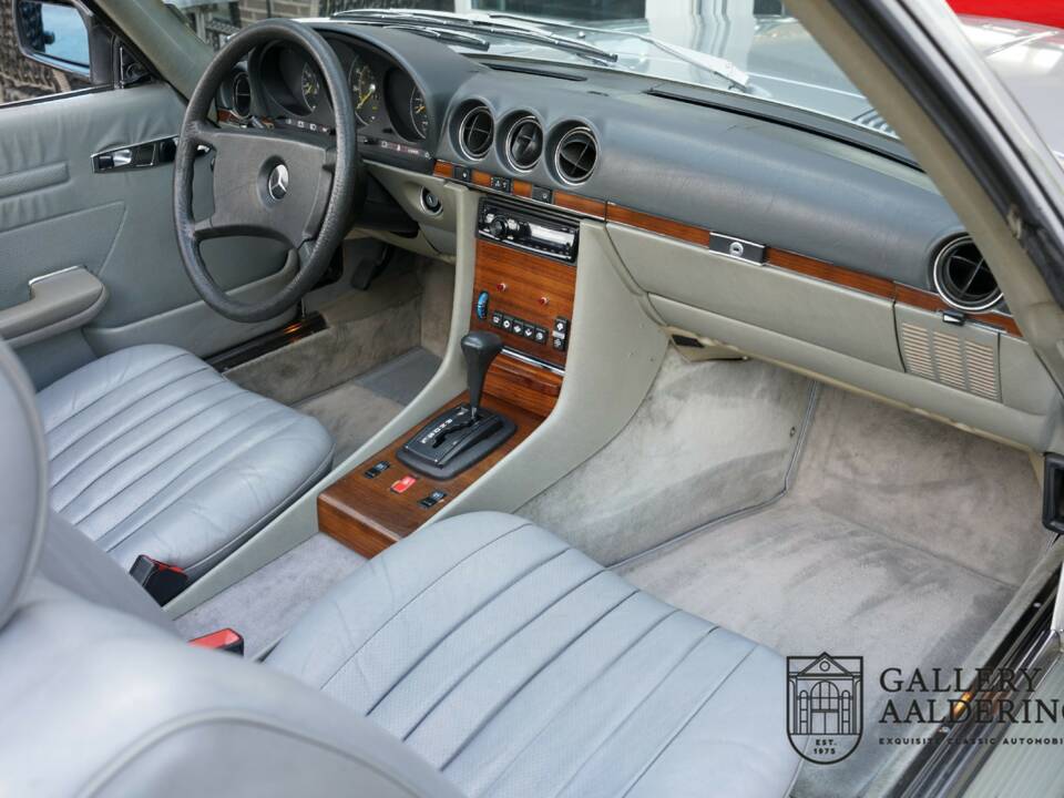 Image 24/50 of Mercedes-Benz 380 SL (1982)