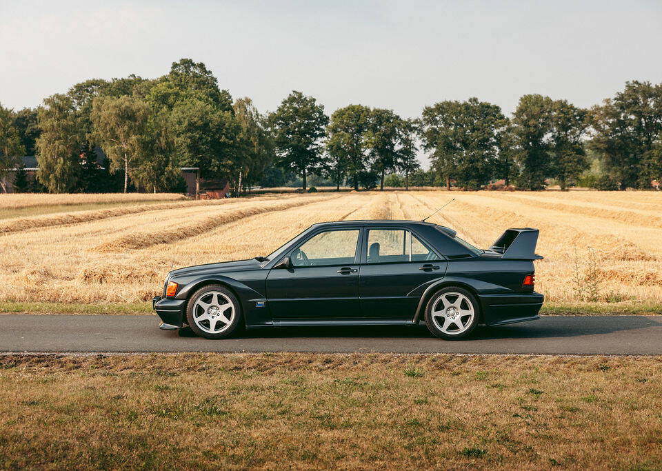 Image 9/15 of Mercedes-Benz 190 E 2.5-16 Evolution II (1990)