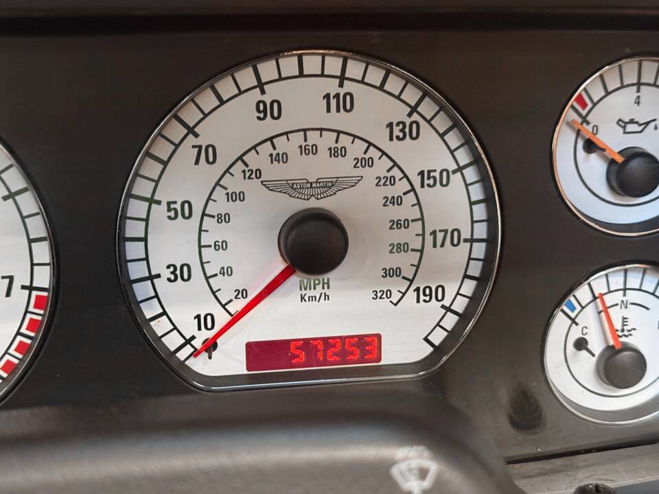 Bild 20/26 von Aston Martin DB 7 Vantage Volante (2003)