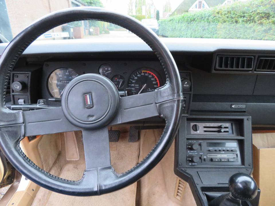 Image 16/24 of Chevrolet Camaro Z28 (1985)