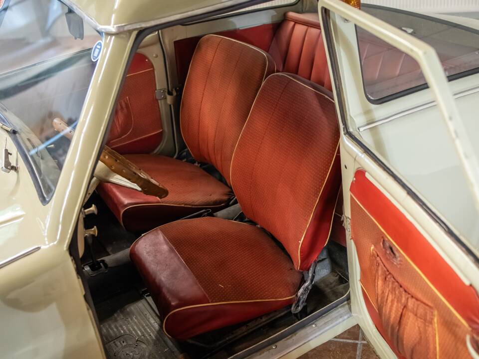 Bild 11/14 von Glas Goggomobil T 400 (1958)