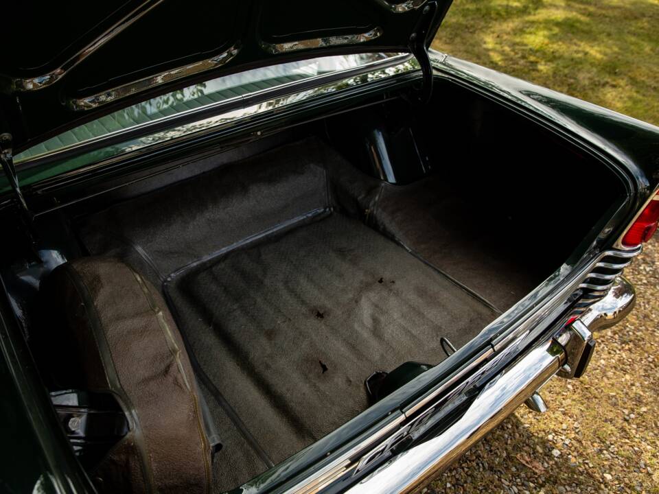 Image 36/44 of Ford Zodiac MkIII (1964)