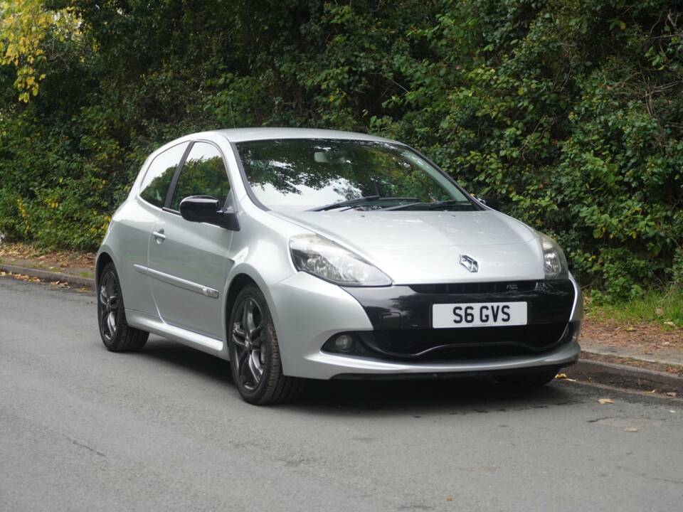 Bild 1/18 von Renault Clio Gordini R.S. (2010)