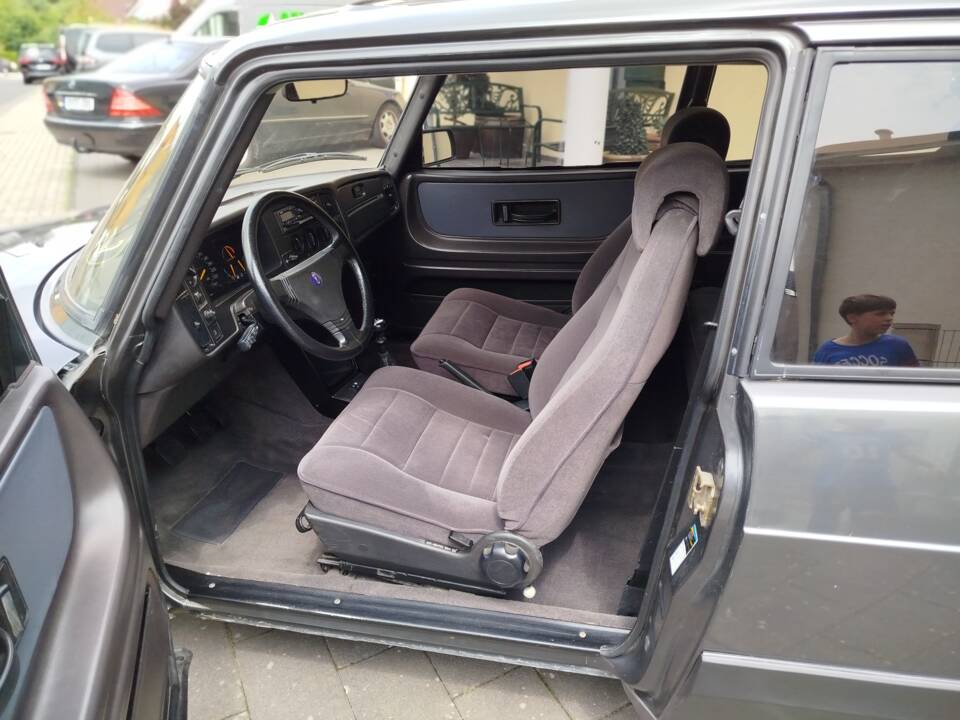 Image 43/51 of Saab 900 Turbo (1991)