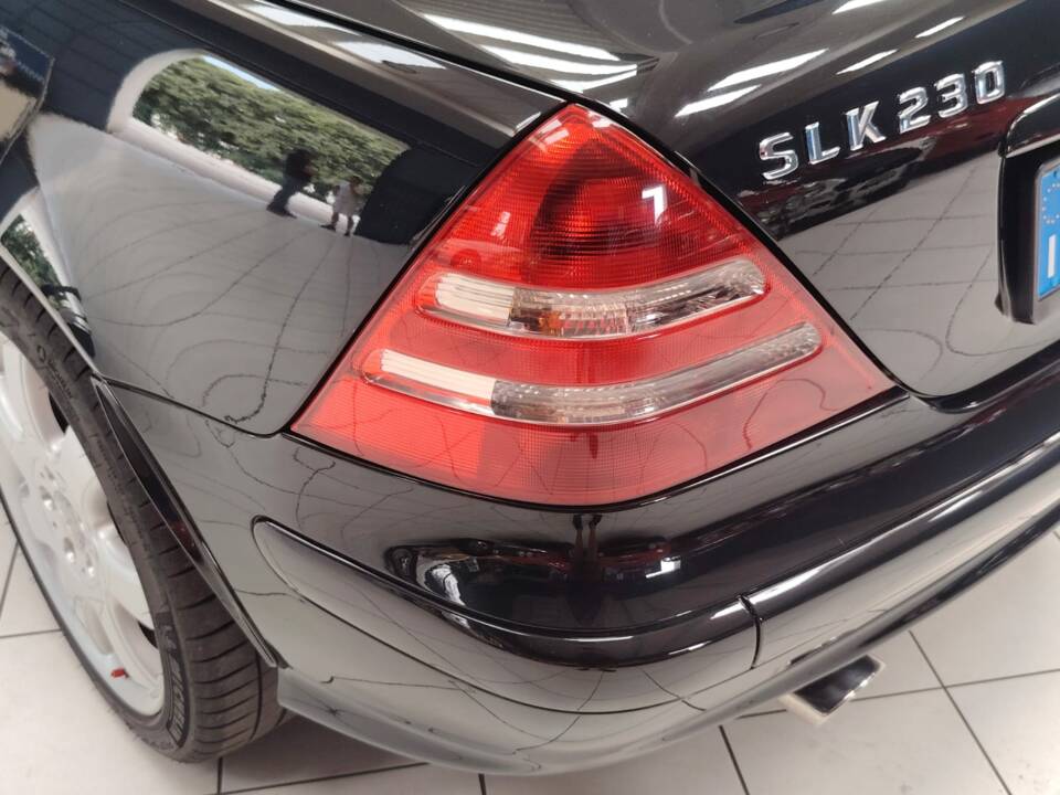 Bild 10/54 von Mercedes-Benz SLK 230 Kompressor (2002)