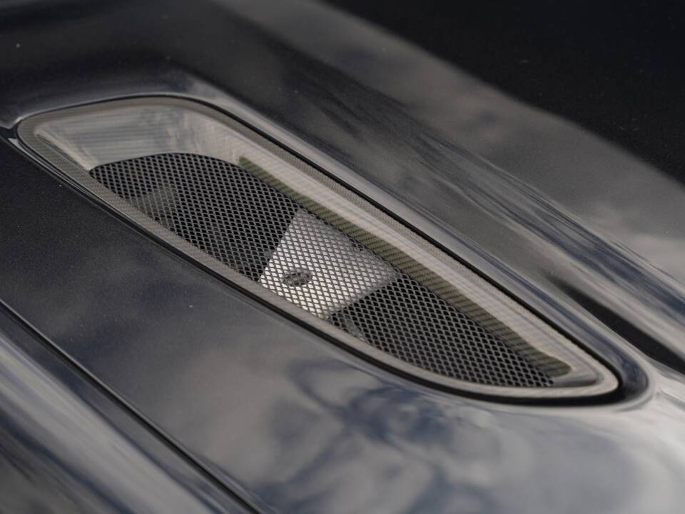 Image 37/50 of Aston Martin Rapide AMR (2019)