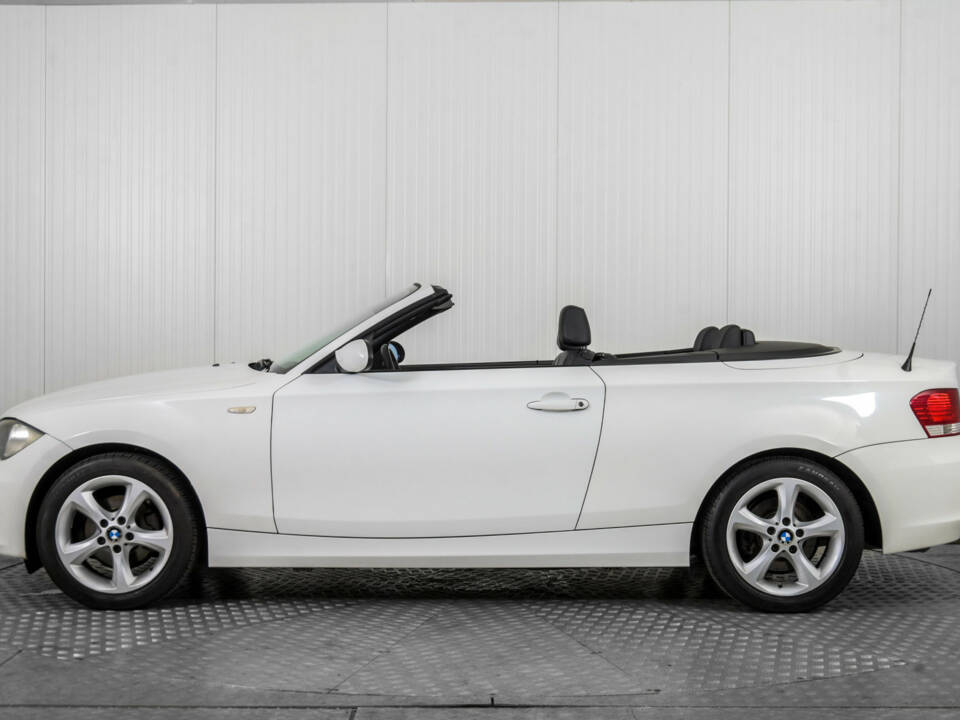 Image 46/50 of BMW 118i (2008)