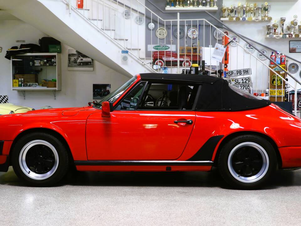 Image 8/47 of Porsche 911 Carrera 3.2 (1989)