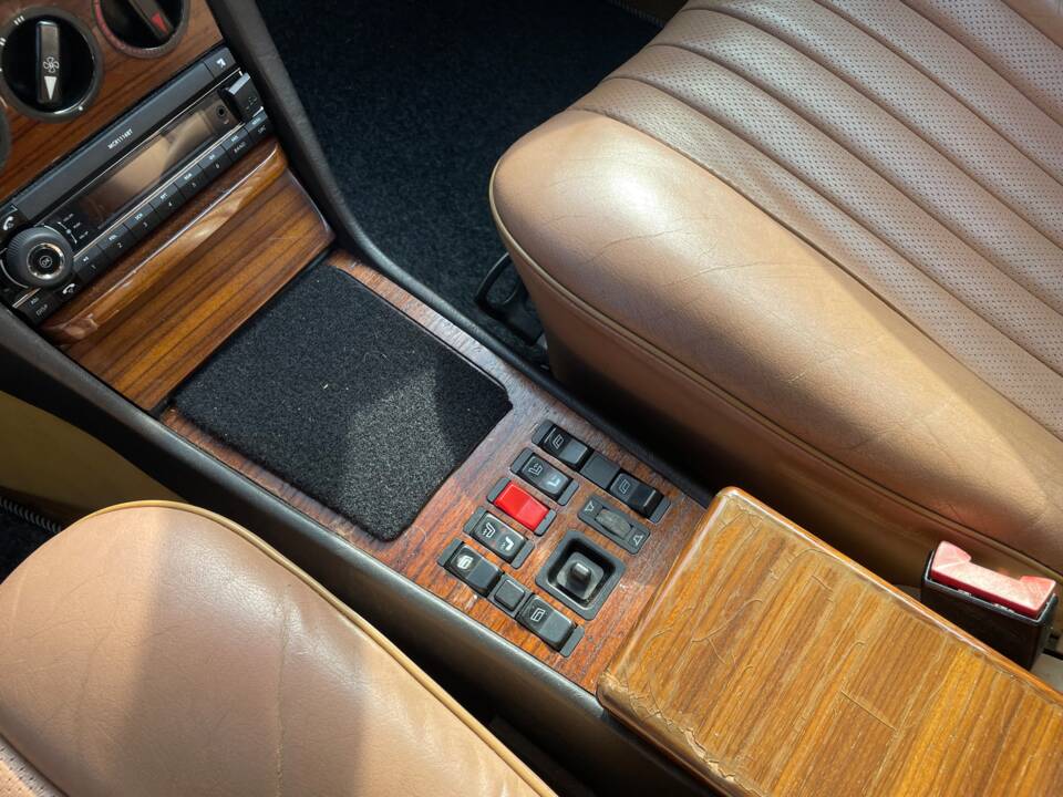 Image 11/20 de Mercedes-Benz 280 CE (1981)
