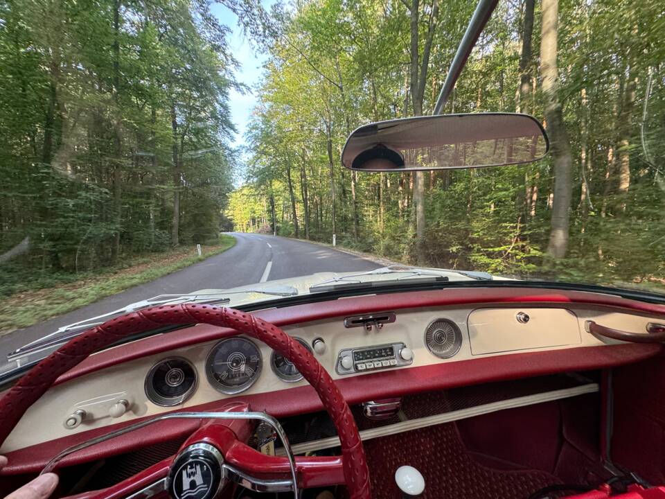 Image 33/45 of Volkswagen Karmann Ghia 1600 L (1966)