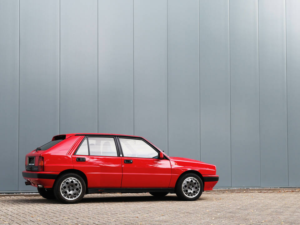Image 3/41 of Lancia Delta HF Integrale (1989)
