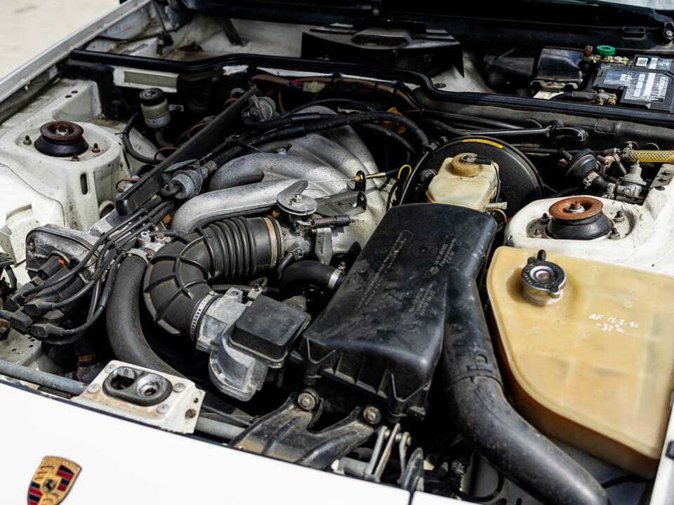 Image 5/50 de Porsche 924 S (1986)