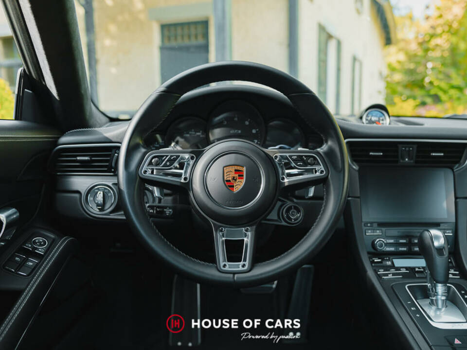 Image 26/48 of Porsche 911 Carrera GTS (2017)