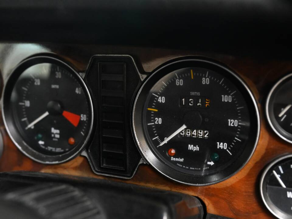 Image 20/26 of Jaguar XJ 6 C 4.2 (1976)