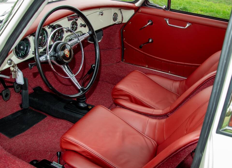 Image 14/39 de Porsche 356 B Carrera 2/2000 GS (1963)