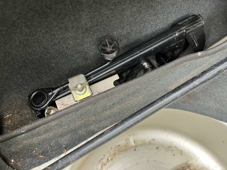 Image 31/41 of BMW 528i (1986)