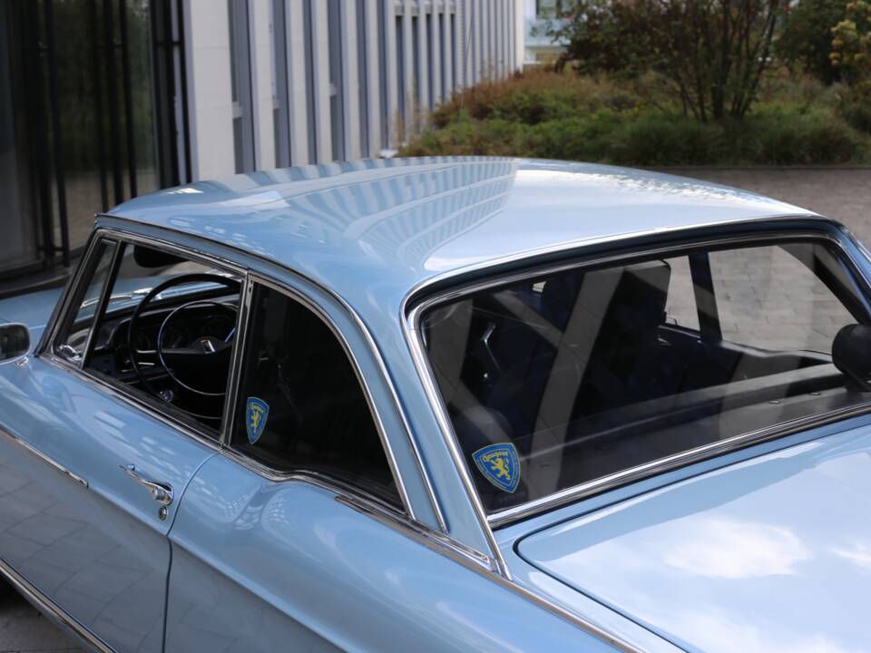 Image 11/56 of Peugeot 404 Coupé (1968)