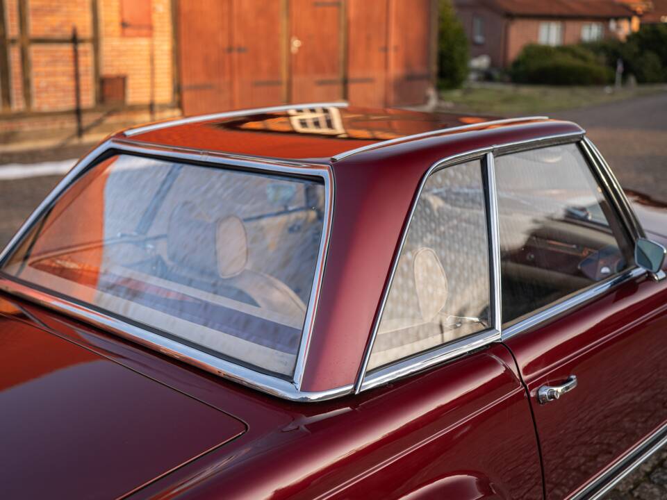 Image 13/70 de Mercedes-Benz 230 SL (1966)