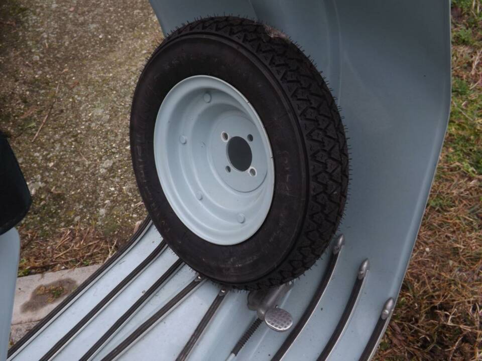 Immagine 28/50 di Piaggio Vespa 125 (1961)