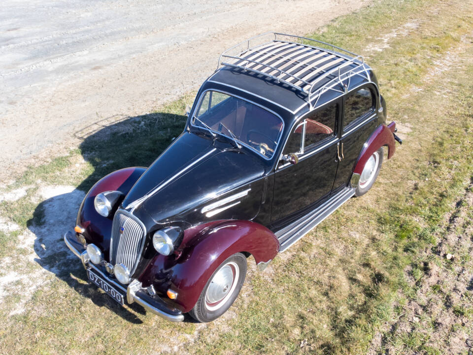 Image 5/35 of SIMCA 8 - 1200 (1951)