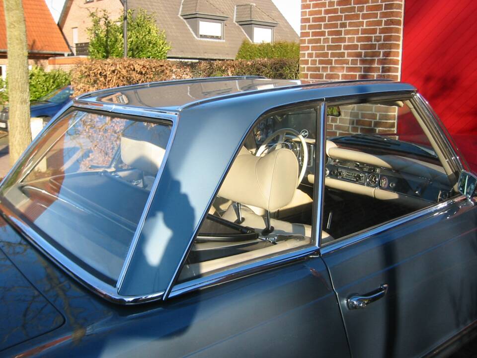 Image 3/38 de Mercedes-Benz 280 SL (1970)