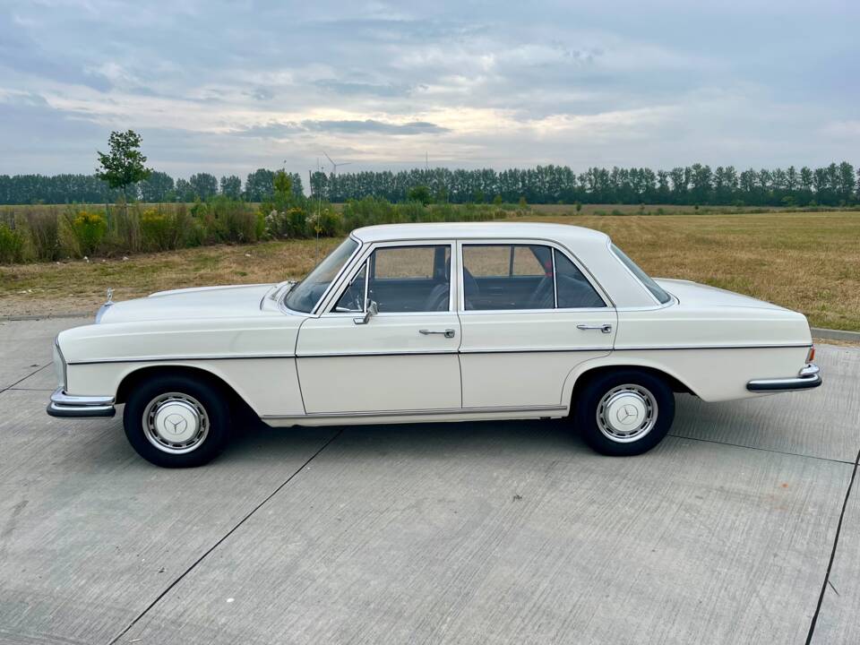 Image 3/18 of Mercedes-Benz 280 S (1971)