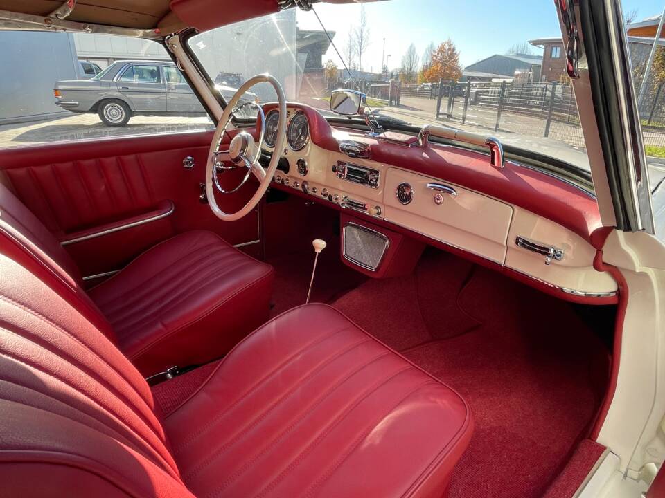 Image 22/28 of Mercedes-Benz 190 SL (1958)