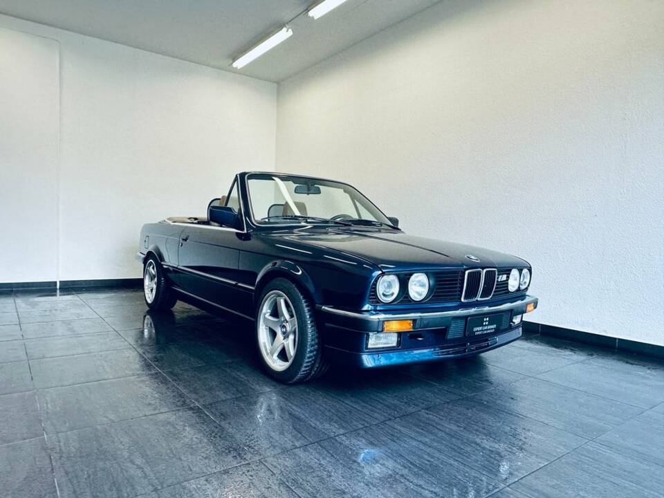 Image 3/29 de BMW 325i (1989)