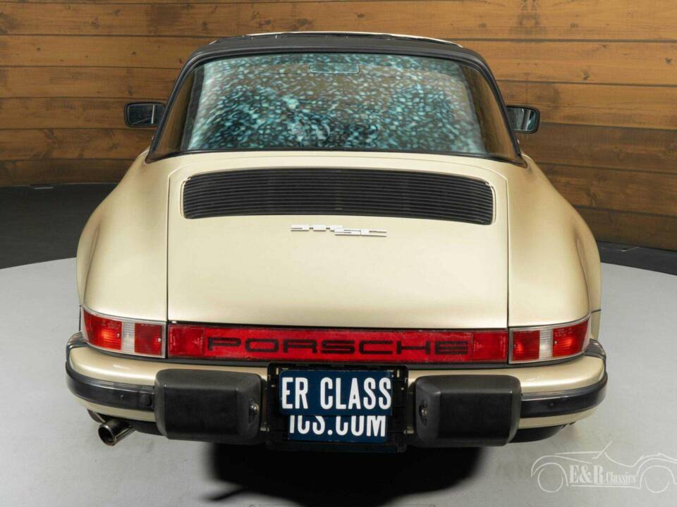 Image 16/19 of Porsche 911 SC 3.0 (1983)