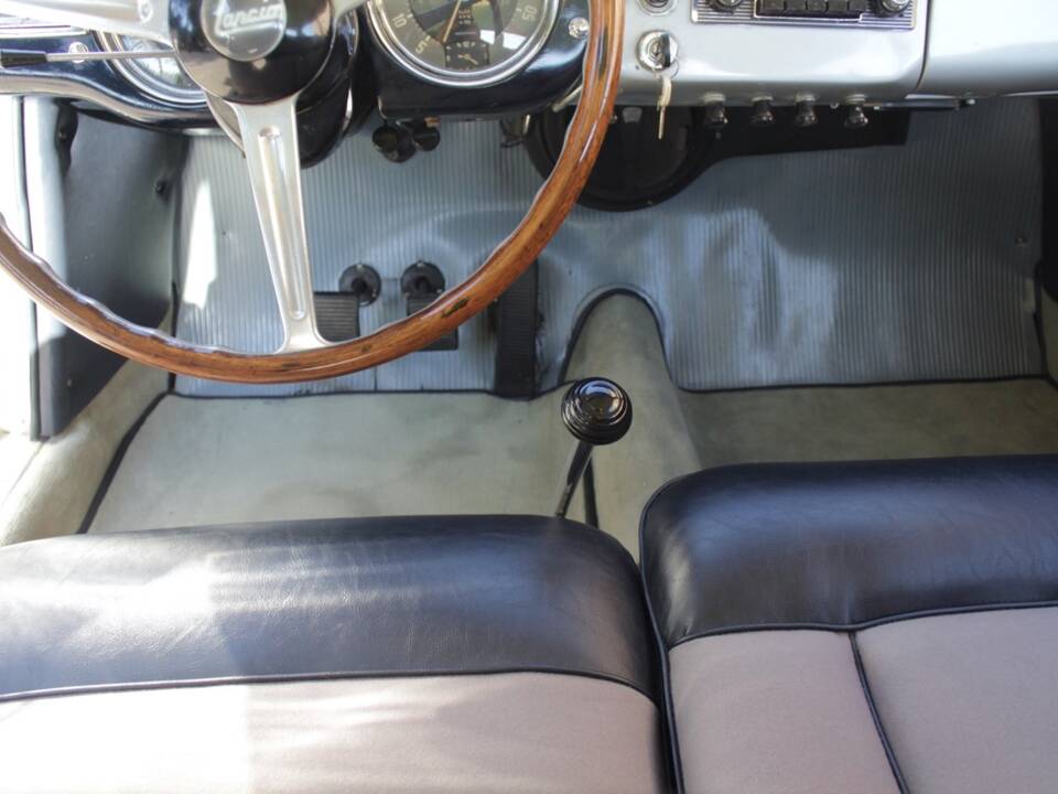 Image 27/50 of Lancia Aurelia B20 GT 2500 (1957)