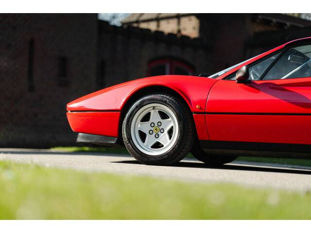 Image 29/39 of Ferrari 208 GTB Turbo (1987)