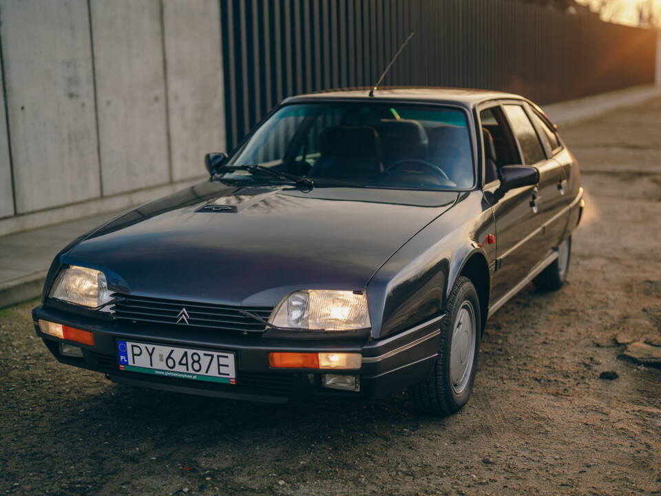 Image 20/74 of Citroën CX 25 GTI Turbo 2 (1988)