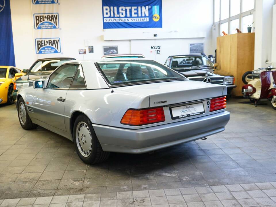 Image 23/42 of Mercedes-Benz 500 SL (1992)