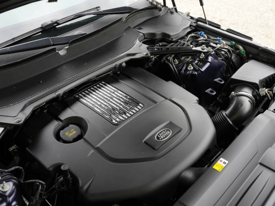 Image 42/50 of Land Rover Range Rover Sport P400e PHEV (2020)