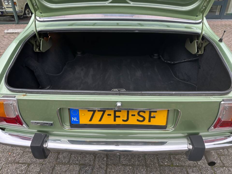 Image 51/80 of Peugeot 504 TI (1976)