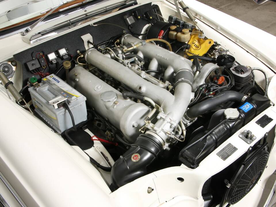 Image 27/27 of Mercedes-Benz 300 SE (1967)