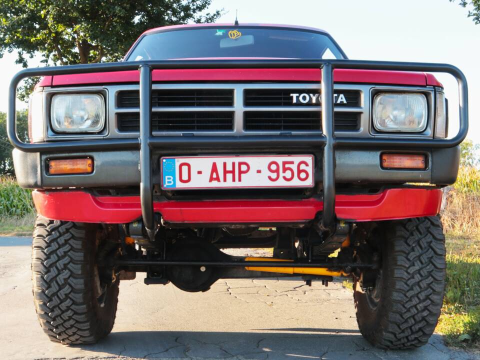 Bild 8/34 von Toyota Hilux (1988)