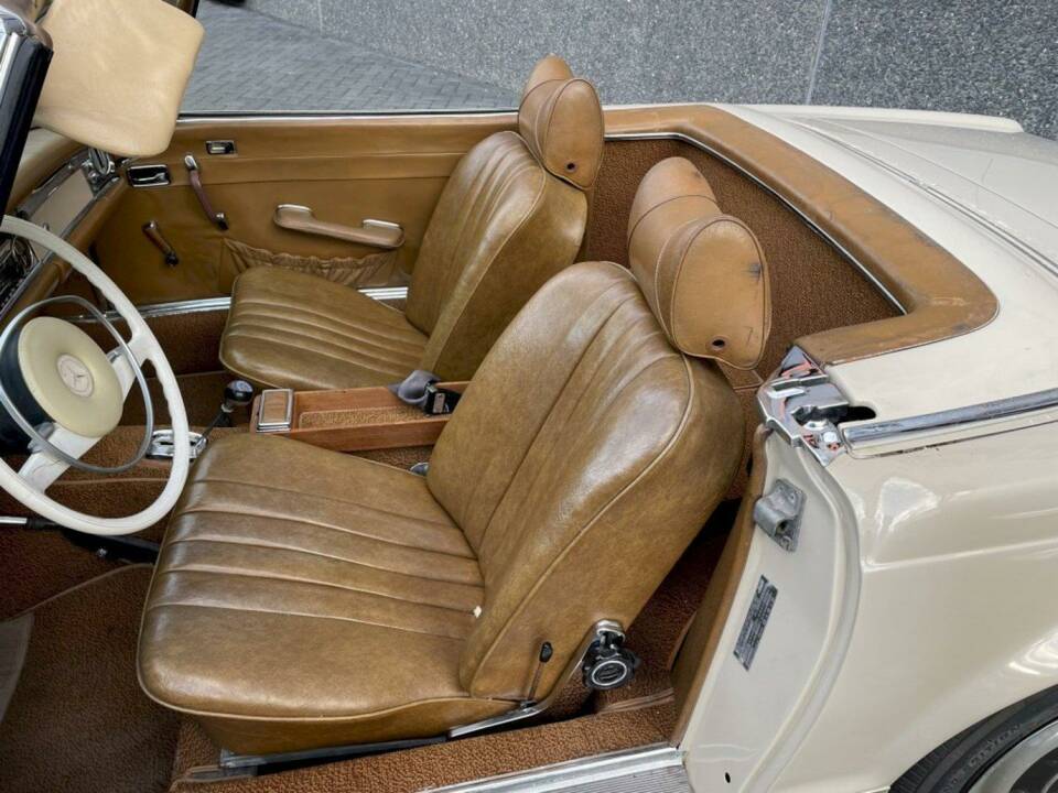 Bild 24/36 von Mercedes-Benz 280 SL (1970)