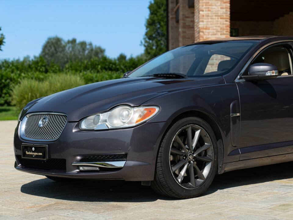 Immagine 13/50 di Jaguar XF 3.0 D-S (2008)