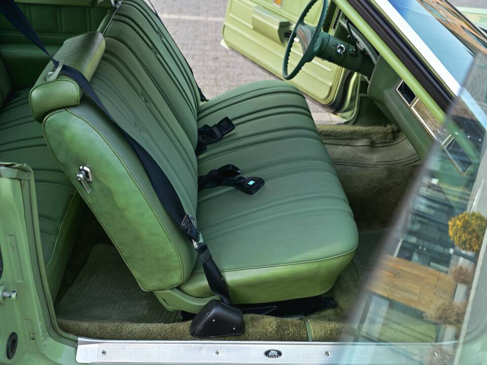 Image 39/44 of Chevrolet Impala (1974)